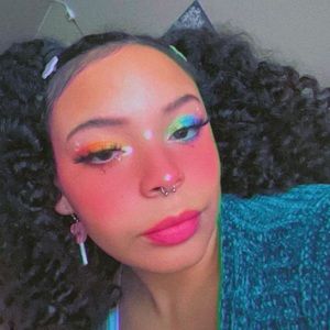 Meet your Posher, Amariana